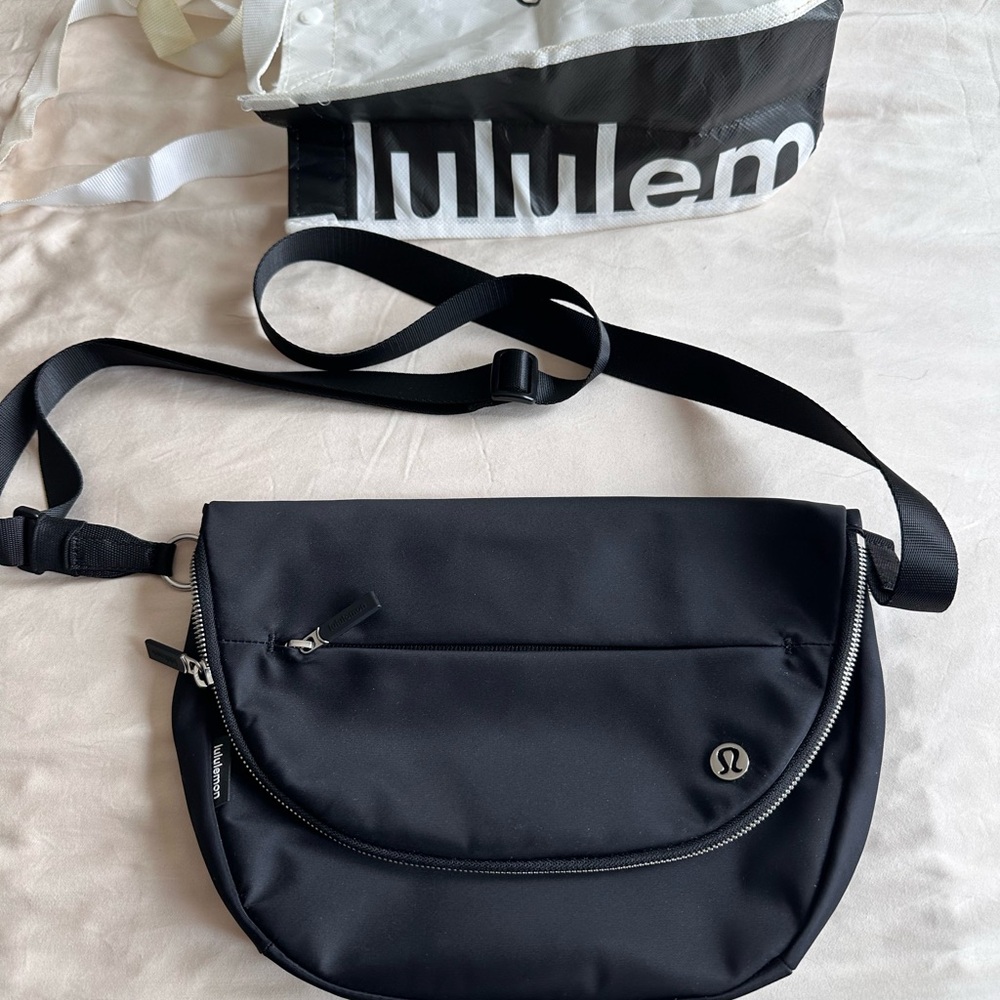 Lululemon Athletica Black “All night festival Bag” - Picture 2 of 15